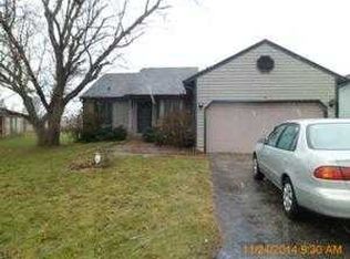 102 Greenview Rd, Oakwood Hills, IL 60013