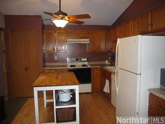 3rd image of 3634 Gershwin Ln N