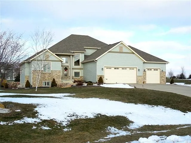 3050 Saddle Brooke Trl photo 1