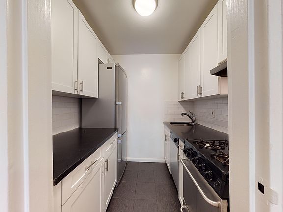 4th image of 240 E 78th St APT H