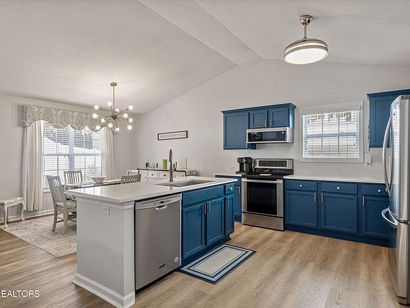 3rd image of 2915 Sunlit Terrace Rd