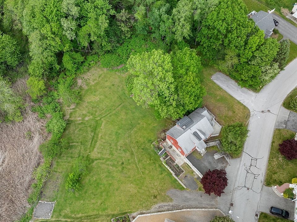 1st image of 2 Woodcliffe Ave