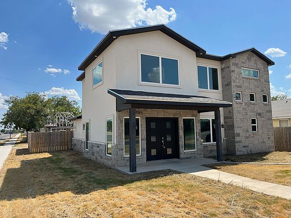 2nd image of 501 W Avenue T