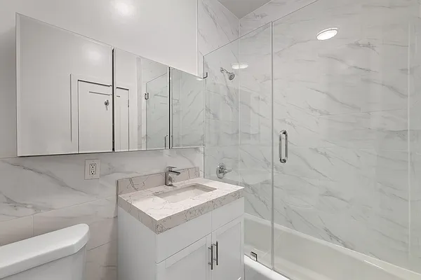 Rented by REAL New York | media 17