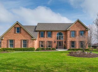 6 Chantilly Ln, Hawthorn Woods, IL