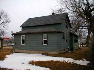 195 2nd St NW, Wells, MN 56097