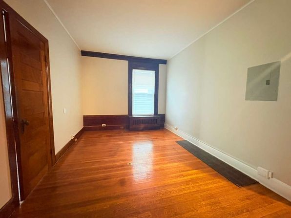 512 Whitney Ave #1AA