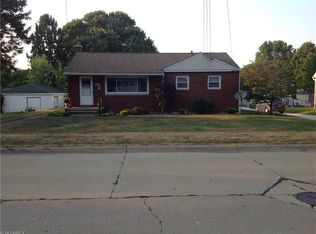 459 E Hopocan Ave, Barberton, OH