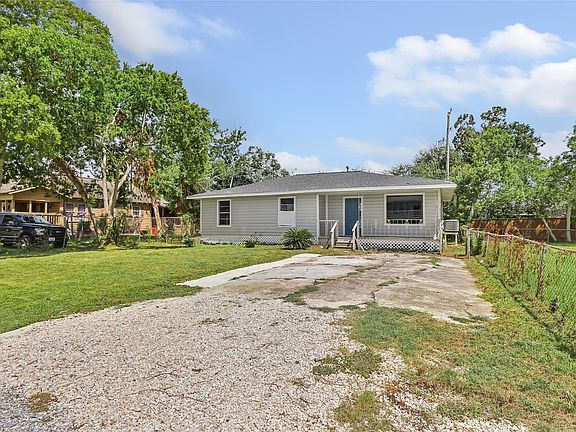 2nd image of 234 Bay Oaks Dr