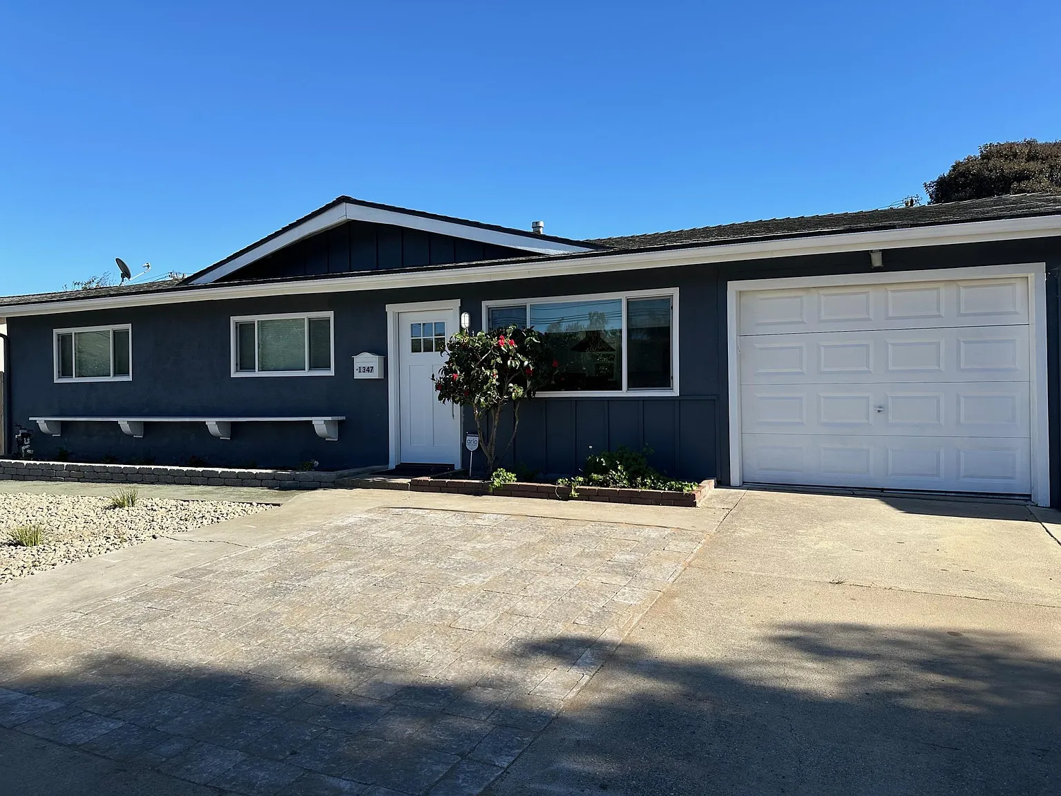 3 bed, 1365 sqft, $4,250 — Photo 3