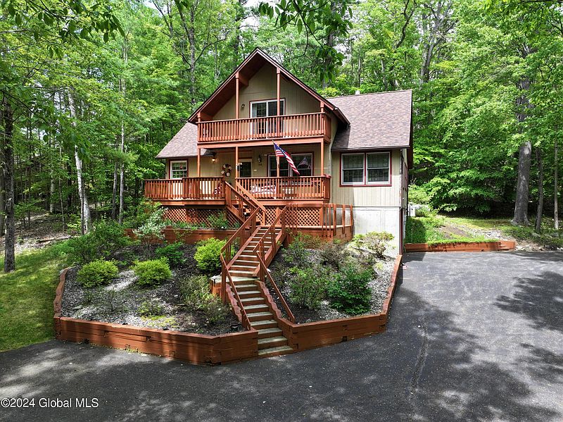 2nd image of 84 Pine Orchard Road