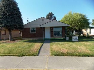 1118 W Henry St, Pasco, WA 99301