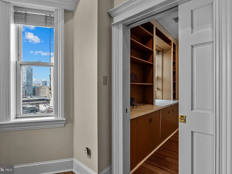 2135 Walnut St #1202 — Photo 10