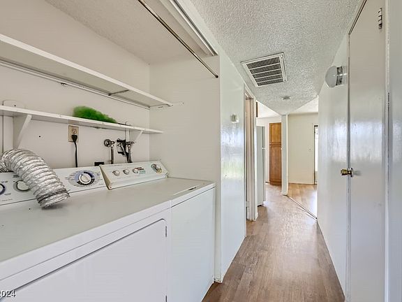 5th image of 2281 Penmar Cir