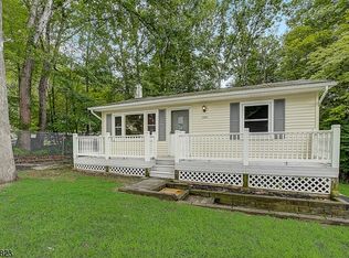 704 Squire Rd, Hopatcong, NJ 07843