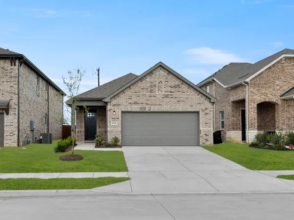 5925 Laurel Lake Ln, Pilot Point, TX 76258