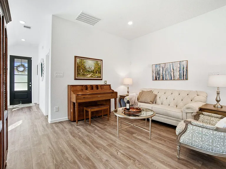 1409 Northwood Bluff Ln — Photo 5