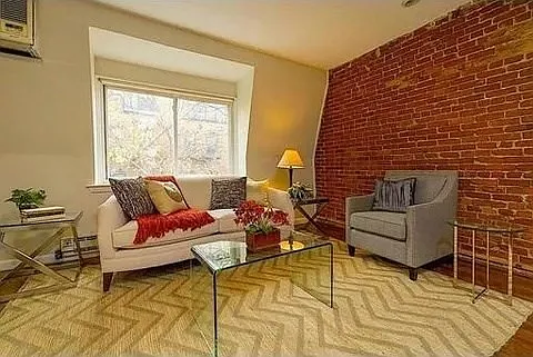 24 Lawrence St #2 — Photo 7