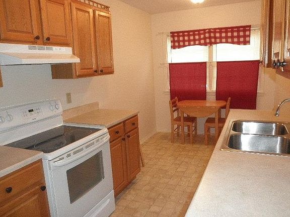 3rd image of 630 W Olive Ave