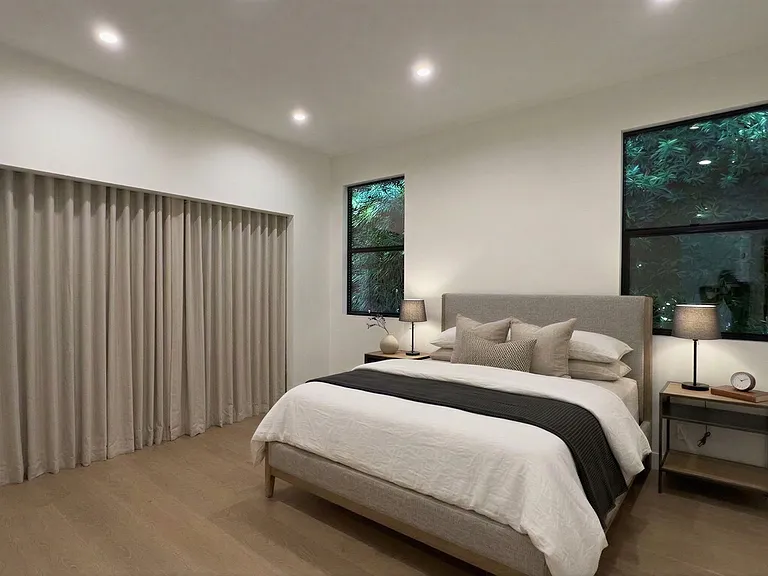 12149 Califa St — Photo 25