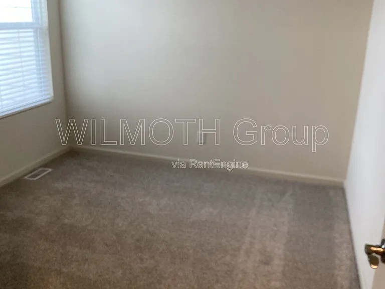 7246 Selah Ln — Photo 16