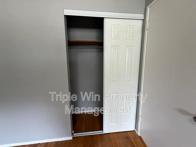 10319 Varnum Dr — Photo 23
