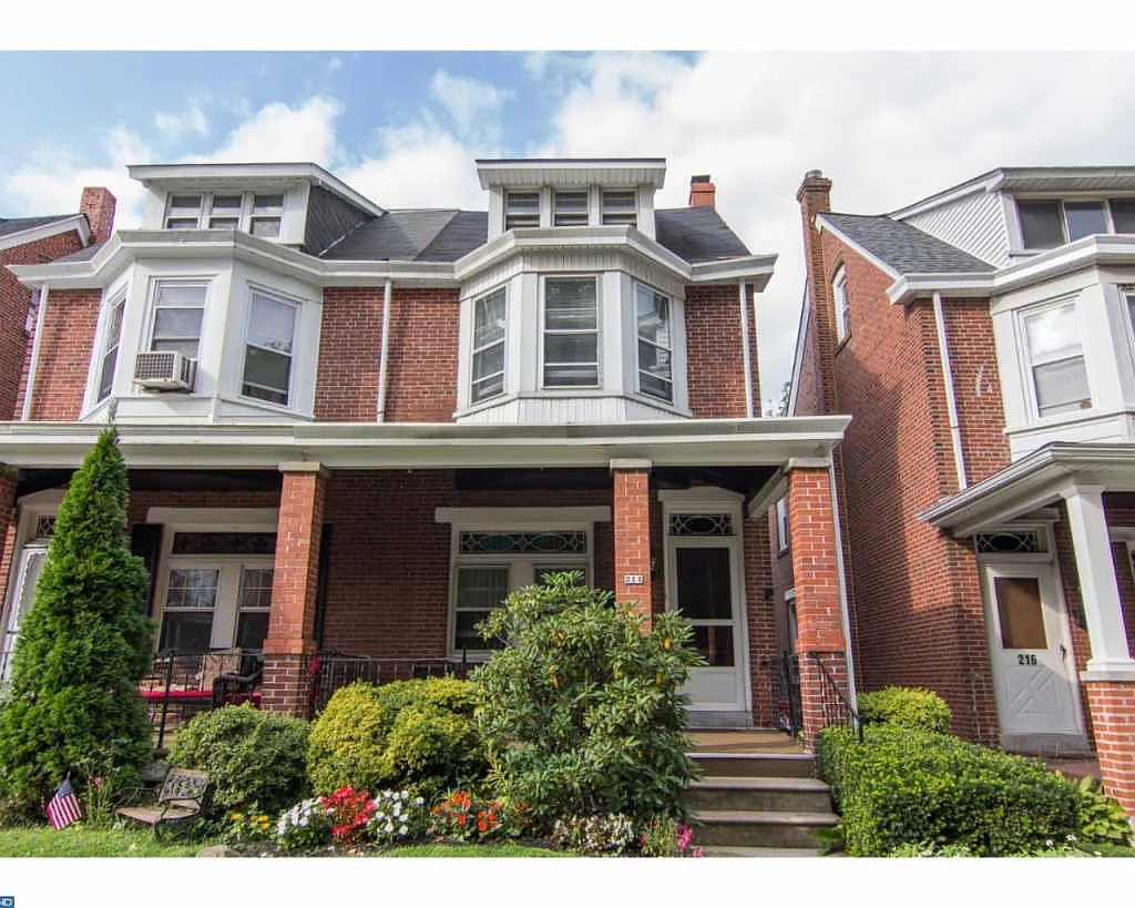 214 W Wood St photo 1