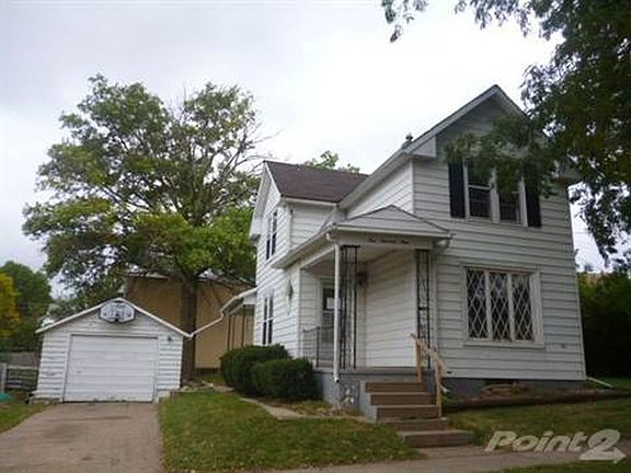 3rd image of 109 S Cherry St