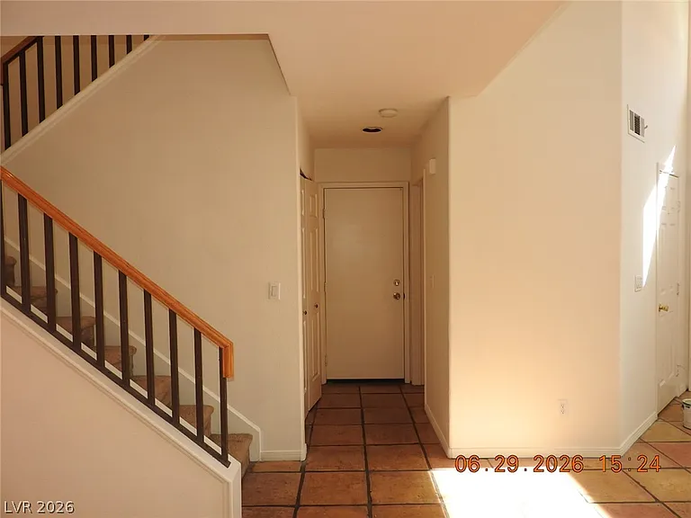 742 Endicott Ct — Photo 14