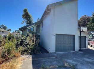 1010 Hazelwood Dr, Oregon City, OR 97045