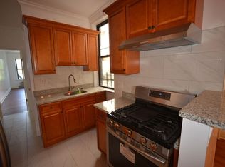 32-82 30th St #4, Astoria, NY 11106