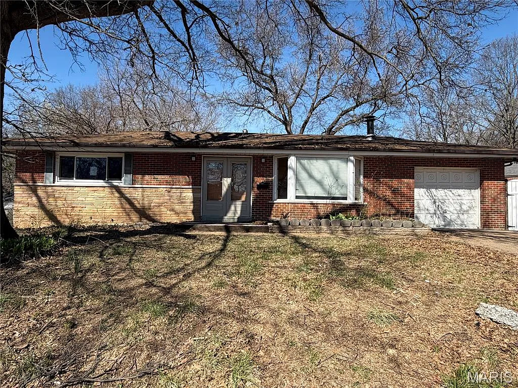 1007 Hutton Pl photo 1