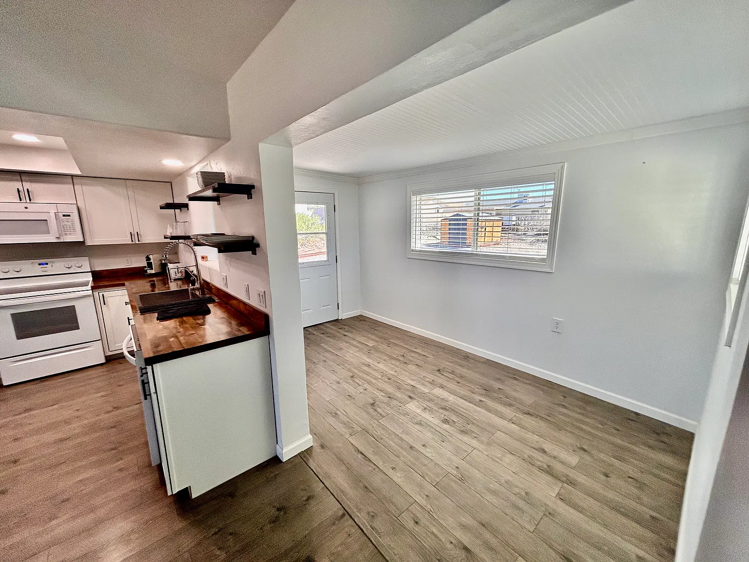 2132 Palo Verde Blvd S — Photo 4
