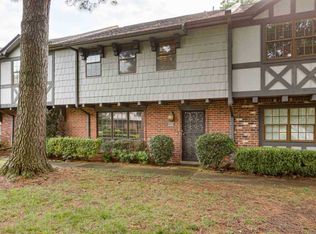 955 Green Oaks Dr, Memphis, TN 38117