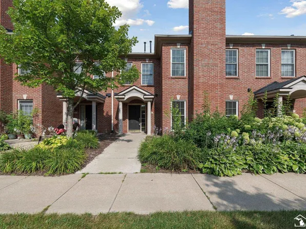 5764 Hampshire Ln, Ypsilanti, MI 48197