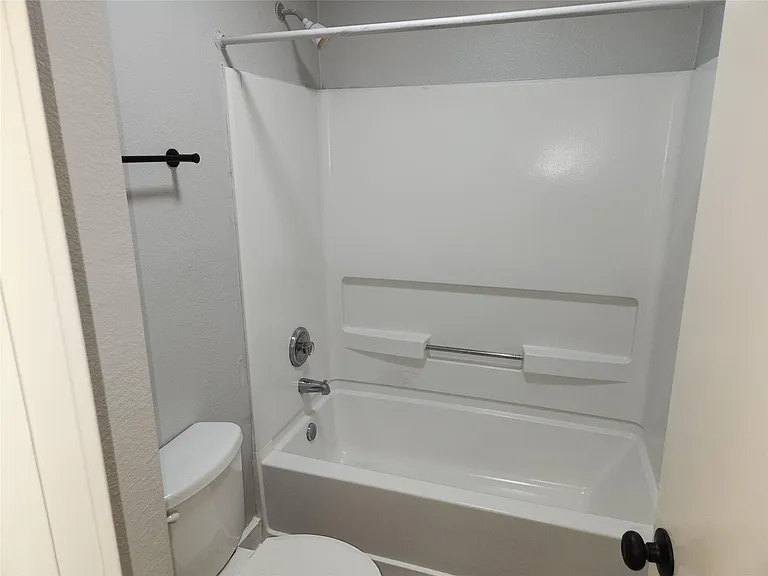20911 Walder Ct — Photo 32