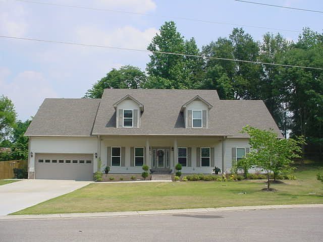 1st image of 820 Dianne Ct E