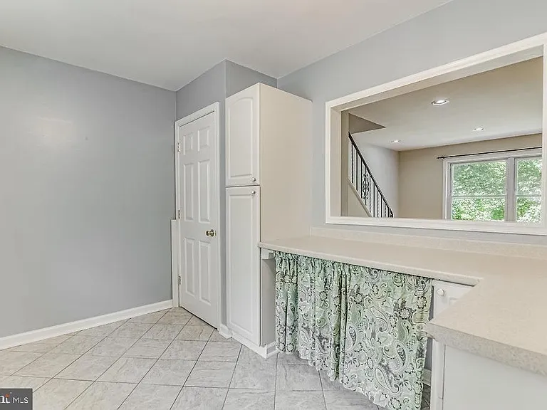 260 Burgess Ave — Photo 7