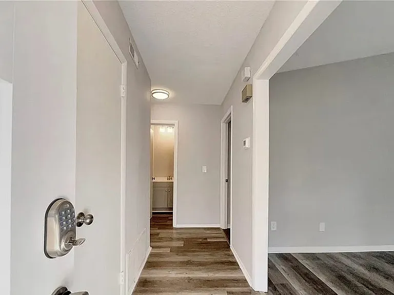 2809 Lamroc Rd — Photo 8