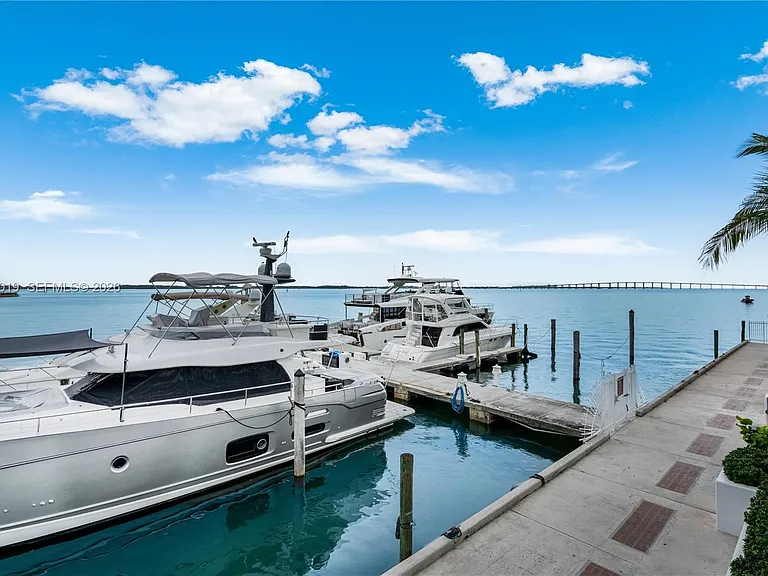 825 Brickell Bay Dr #850 — Photo 17