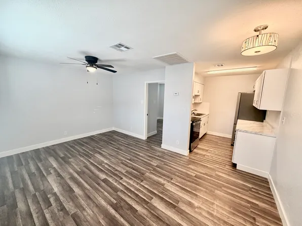 6019 Clark St #13, Las Vegas, NV 89122