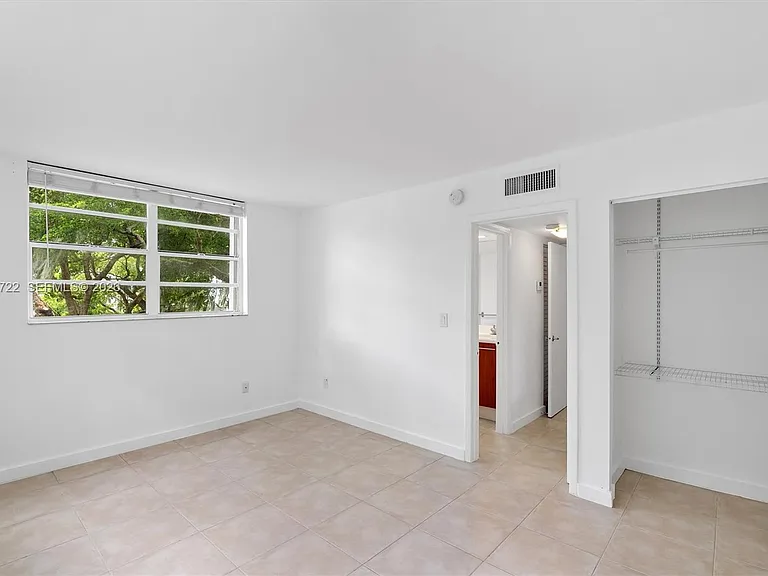 750 NE 64th St #B314 — Photo 14
