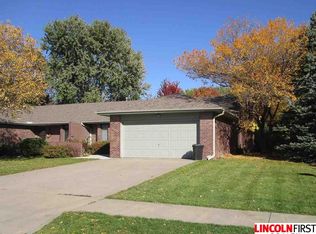 4920 Sinclair Ct, Lincoln, NE 68516