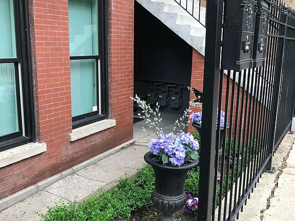 3rd image of 1748 N Wolcott Ave #G