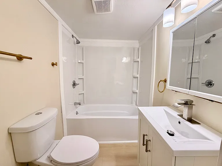2119 S 13th St — Photo 9
