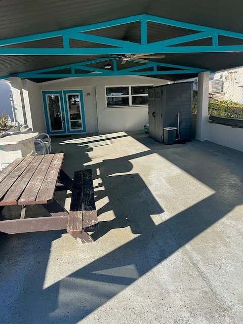 2037 Schulte Ave — Photo 2
