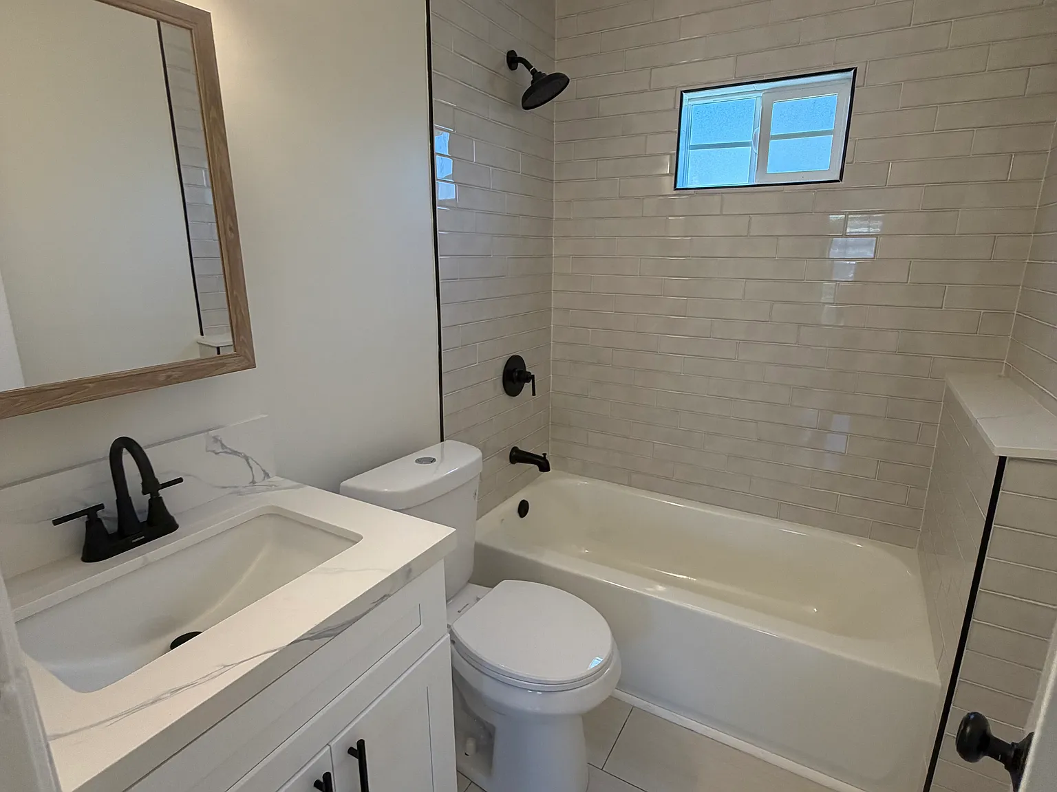 2 bed, 800 sqft, $2,500 — Photo 2