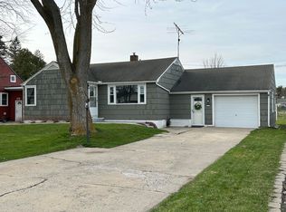 526 W Saginaw St, Merrill, MI 48637