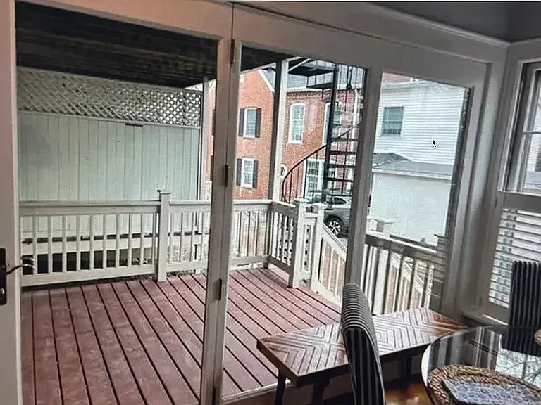 1 bed, 1.5 bath, 744 sqft, $2,900 — Photo 2