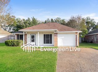 1908 Christine Dr, Jackson, MS 39272